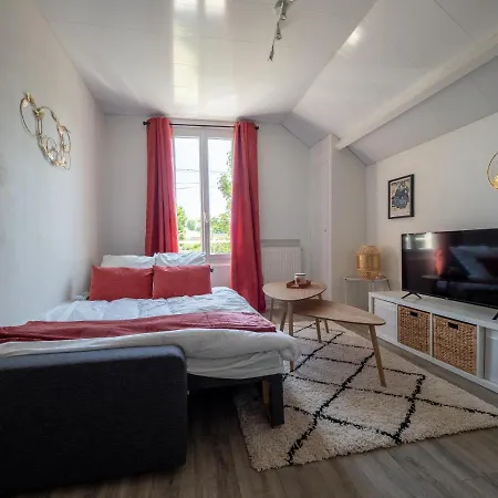 Holiday home Sakura -maisonnette Gare Giverny *