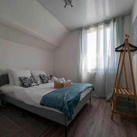 Holiday home Sakura -maisonnette Gare Giverny *