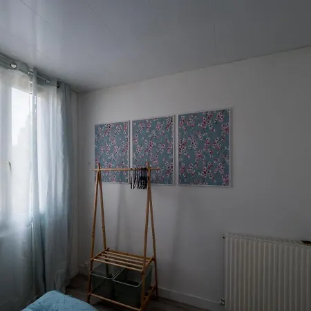 Holiday home Sakura -maisonnette Gare Giverny *