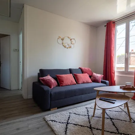 Holiday home Sakura -maisonnette Gare Giverny Vernon (Eure)